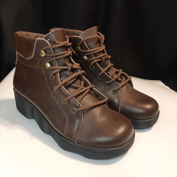 Azaleia Brazil Boots Women's Size 9 Leather Lace-up  Preppy  Casual Ankle - Picture 1 of 9
